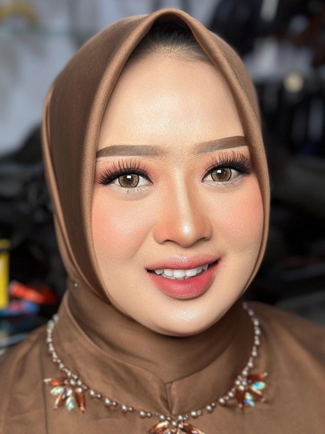 Kursus : Dari Nol Jadi Pro: Belajar Makeup Basic dengan Mudah